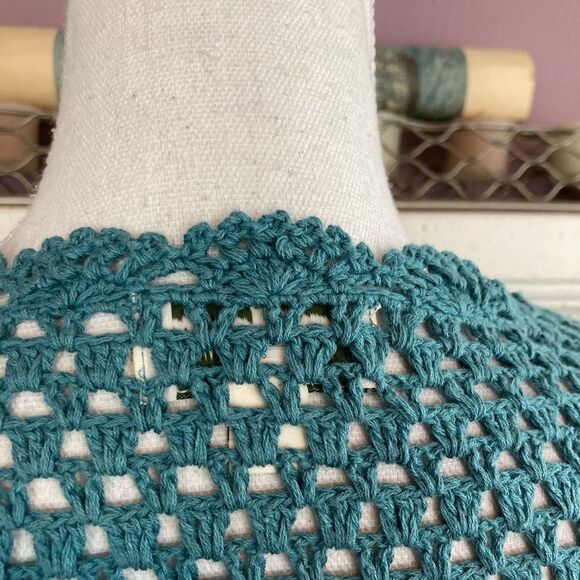 Norm Thompson linen blend crochet short sleeved one button sweater scalloped🌺 - Picture 5 of 8